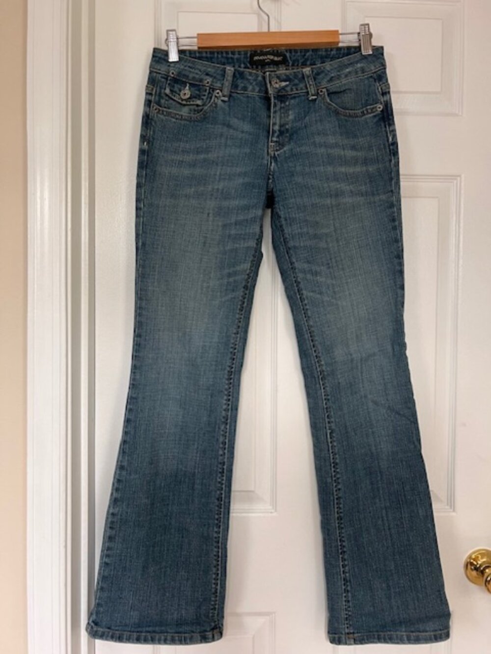 Banana Republic Factory Bootcut Jeans – Size 4 | Medium Wash